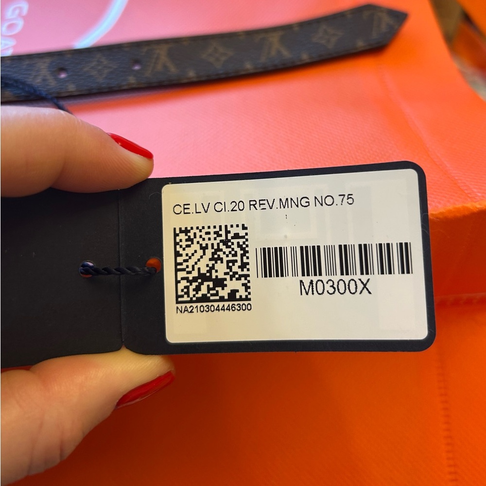 LV Iconic Circle 20mm Reversible Monogram Belt - Picture 2 of 7